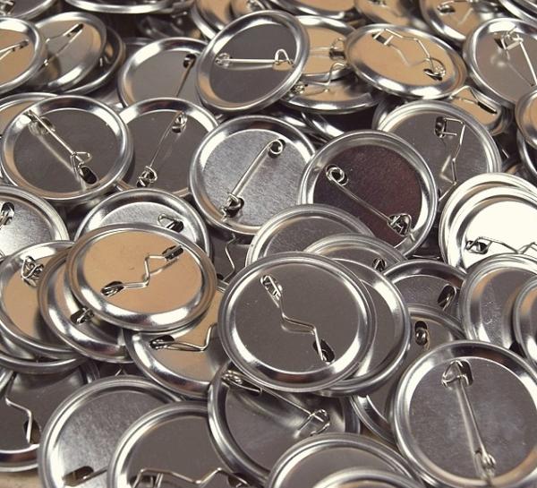 CHAPA CON ALFILER 59mm PACK 1000 unidade